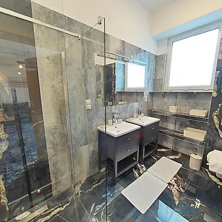 Arka Apartman *