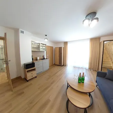 Arka Apartment *